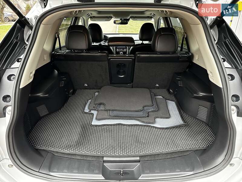 Внедорожник / Кроссовер Nissan Rogue 2017 в Броварах