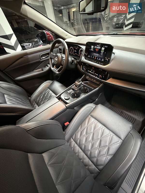 Позашляховик / Кросовер Nissan Rogue 2023 в Києві