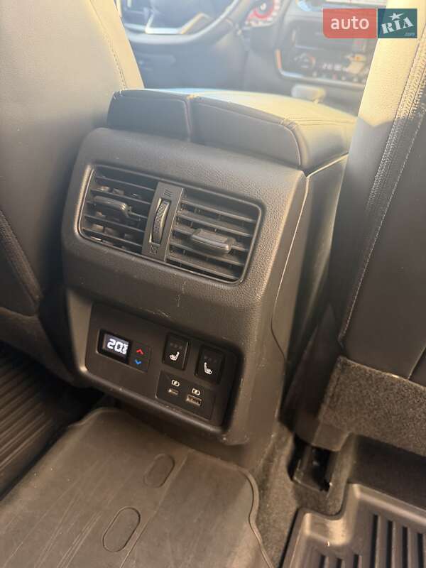 Позашляховик / Кросовер Nissan Rogue 2023 в Києві