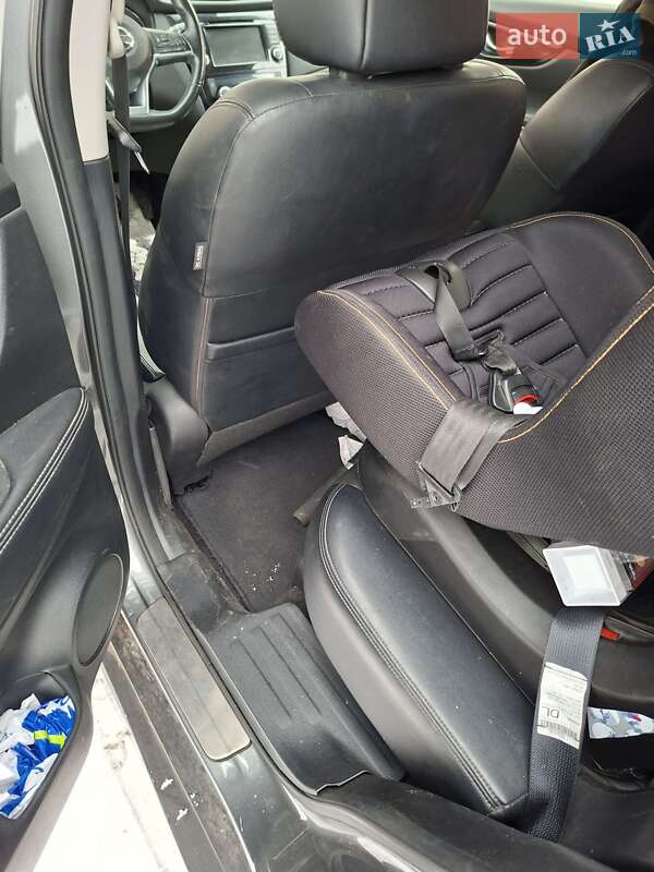 Позашляховик / Кросовер Nissan Rogue 2018 в Хмельницькому