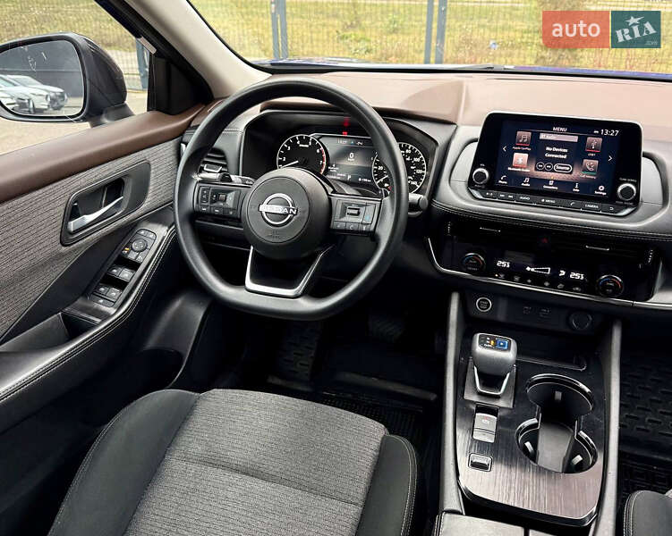 Внедорожник / Кроссовер Nissan Rogue 2020 в Киеве