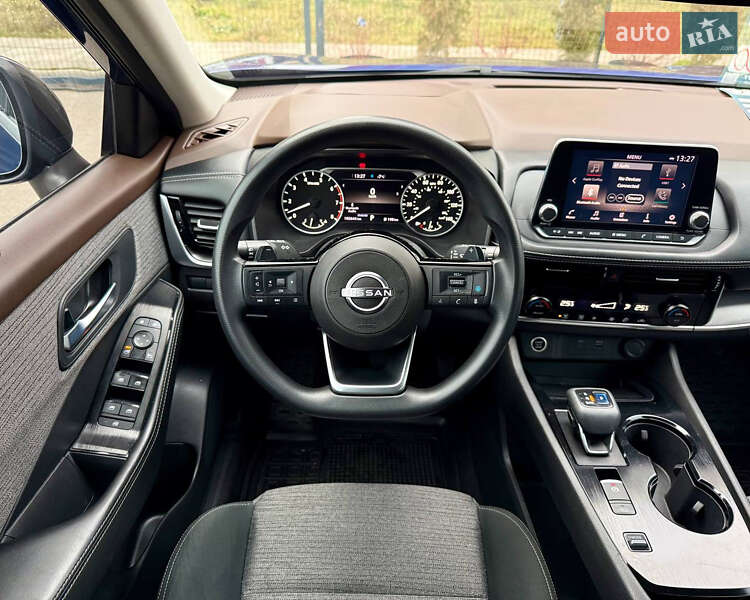 Внедорожник / Кроссовер Nissan Rogue 2020 в Киеве