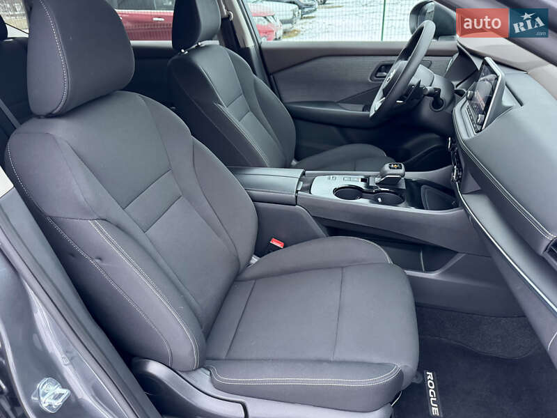 Внедорожник / Кроссовер Nissan Rogue 2023 в Киеве