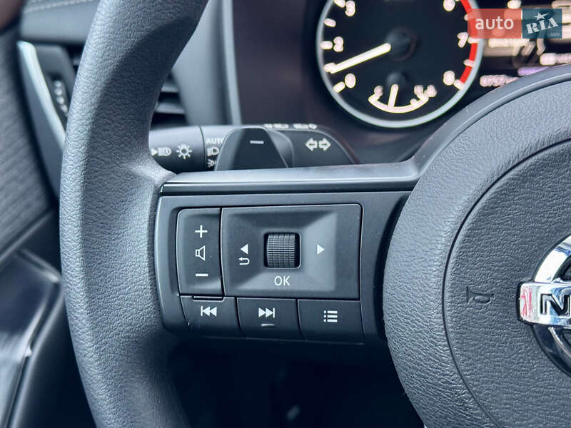 Внедорожник / Кроссовер Nissan Rogue 2023 в Киеве