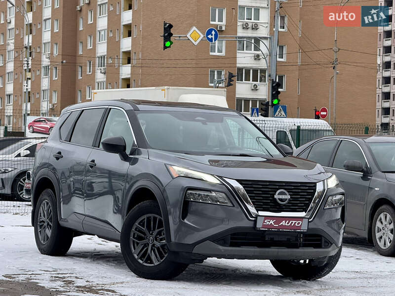 Внедорожник / Кроссовер Nissan Rogue 2023 в Киеве