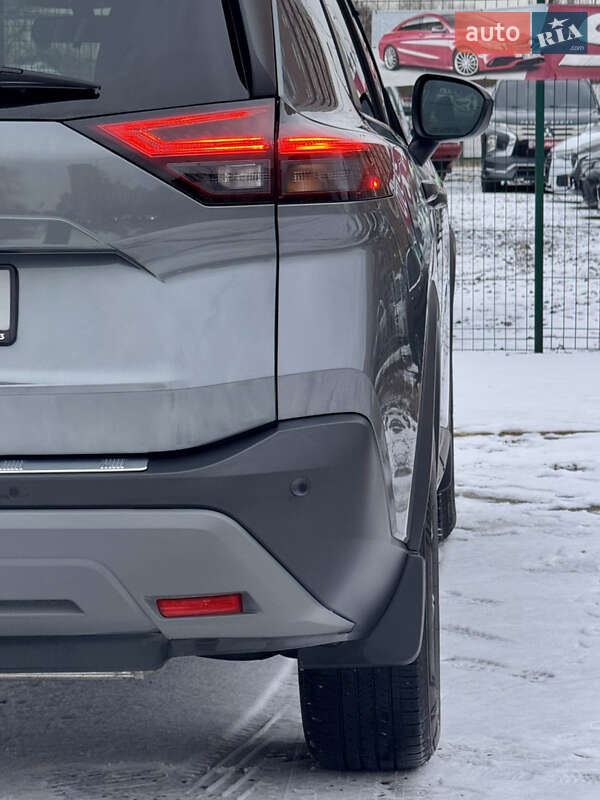 Внедорожник / Кроссовер Nissan Rogue 2023 в Киеве