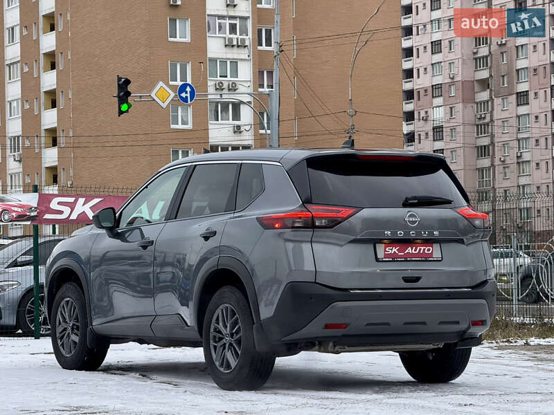Внедорожник / Кроссовер Nissan Rogue 2023 в Киеве