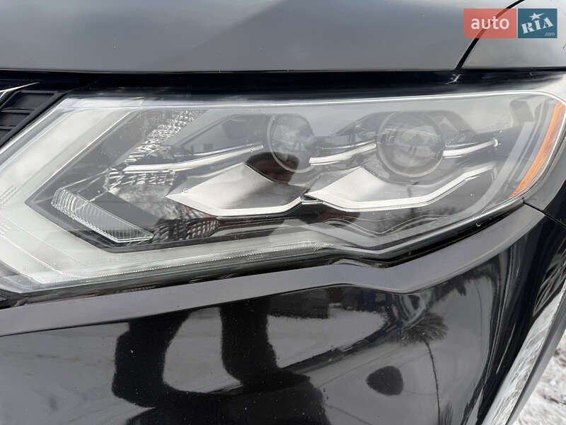 Позашляховик / Кросовер Nissan Rogue 2017 в Полтаві