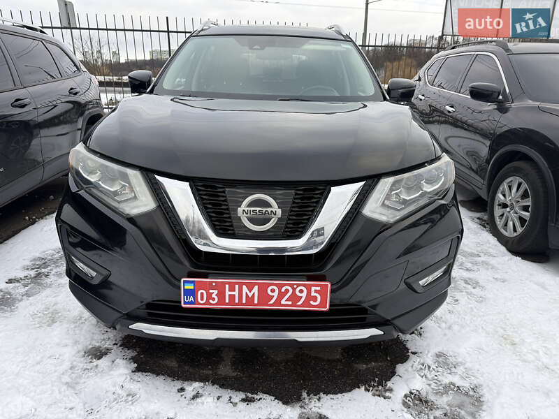 Позашляховик / Кросовер Nissan Rogue 2017 в Полтаві
