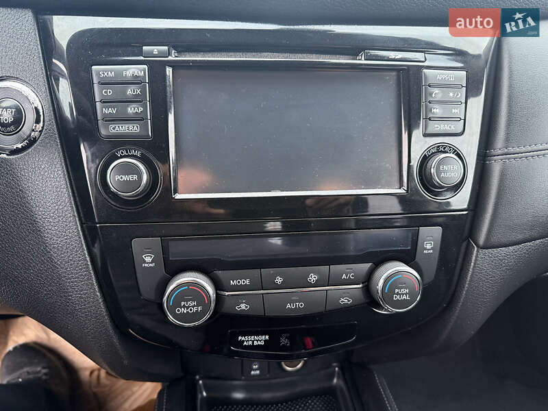 Позашляховик / Кросовер Nissan Rogue 2017 в Полтаві