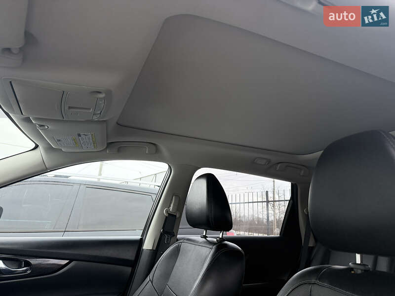 Позашляховик / Кросовер Nissan Rogue 2017 в Полтаві