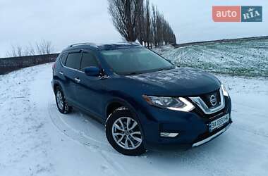 Внедорожник / Кроссовер Nissan Rogue 2017 в Малой Виске