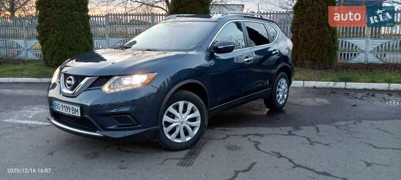 Внедорожник / Кроссовер Nissan Rogue 2015 в Ровно