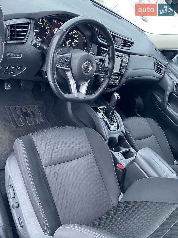 Внедорожник / Кроссовер Nissan Rogue 2019 в Житомире