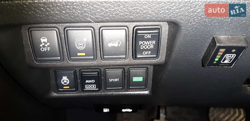 Внедорожник / Кроссовер Nissan Rogue 2017 в Кропивницком