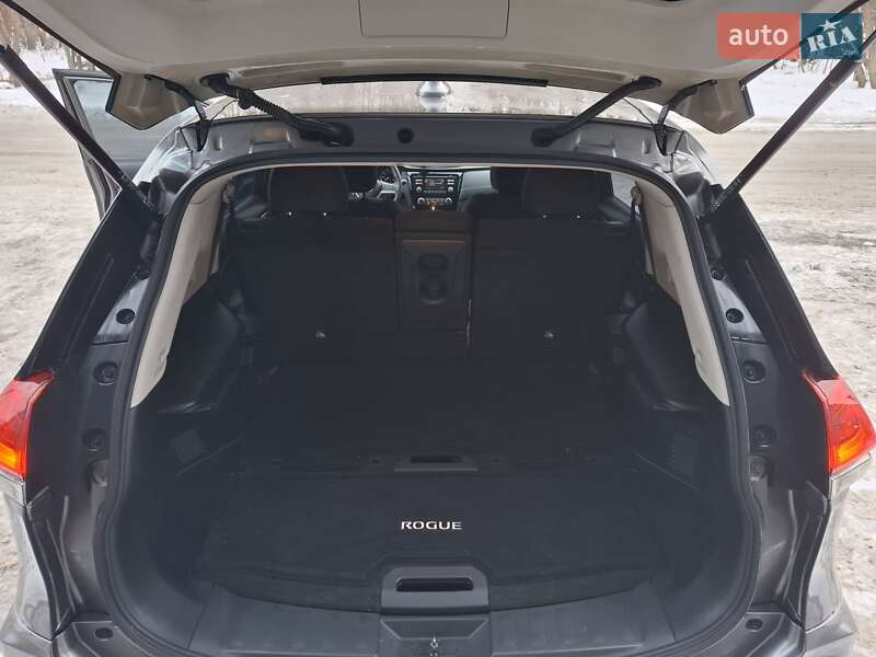 Внедорожник / Кроссовер Nissan Rogue 2017 в Киеве