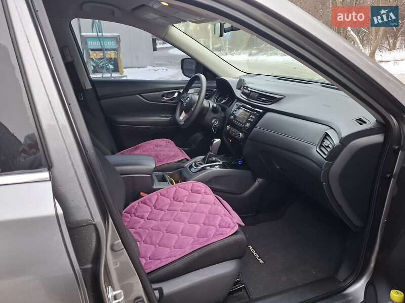 Внедорожник / Кроссовер Nissan Rogue 2017 в Киеве