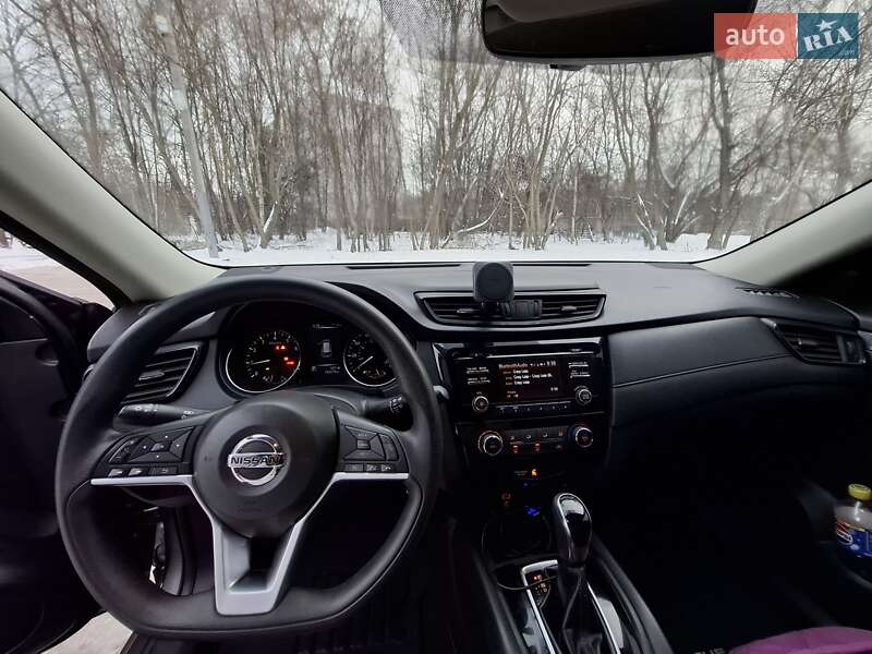 Внедорожник / Кроссовер Nissan Rogue 2017 в Киеве