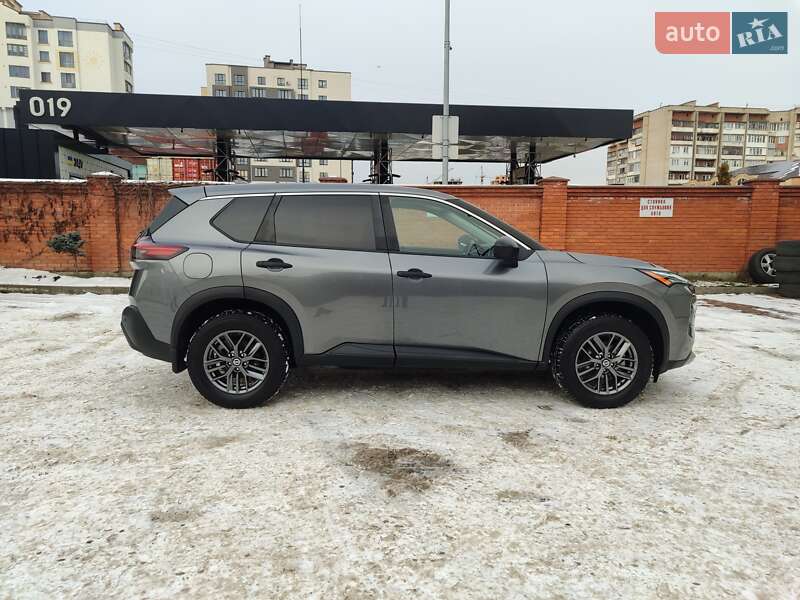 Позашляховик / Кросовер Nissan Rogue 2021 в Івано-Франківську
