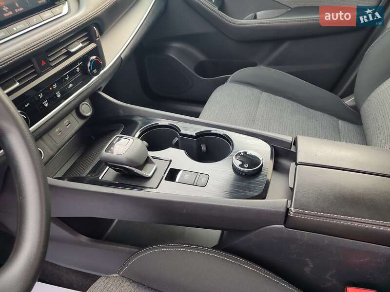 Позашляховик / Кросовер Nissan Rogue 2021 в Івано-Франківську