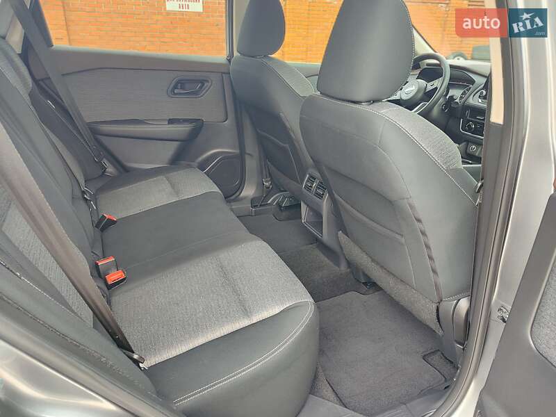 Позашляховик / Кросовер Nissan Rogue 2021 в Івано-Франківську