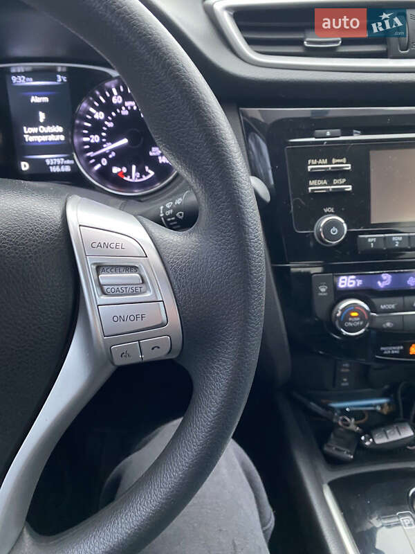 Внедорожник / Кроссовер Nissan Rogue 2014 в Каменском