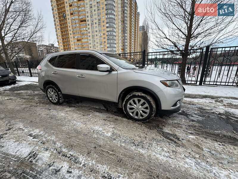 Внедорожник / Кроссовер Nissan Rogue 2014 в Киеве