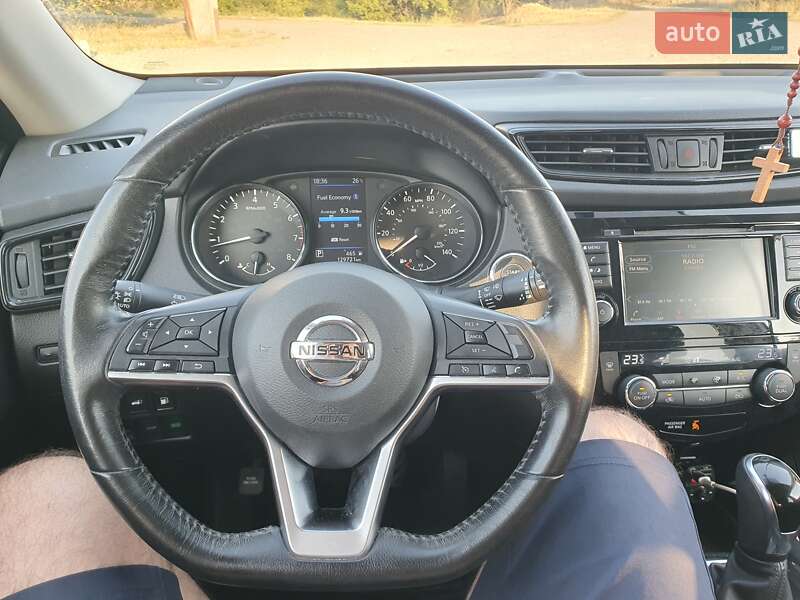 Внедорожник / Кроссовер Nissan Rogue 2018 в Стрые