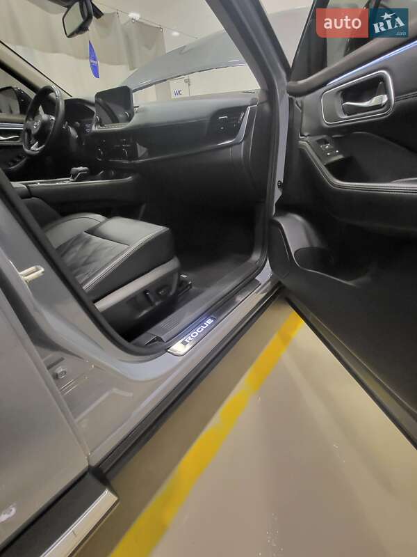 Внедорожник / Кроссовер Nissan Rogue 2022 в Запорожье