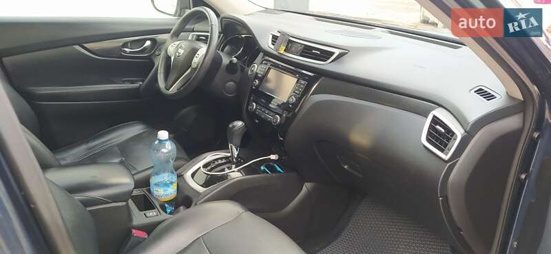 Внедорожник / Кроссовер Nissan Rogue 2015 в Здолбунове