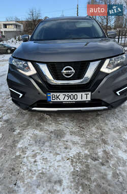 Позашляховик / Кросовер Nissan Rogue 2016 в Рівному