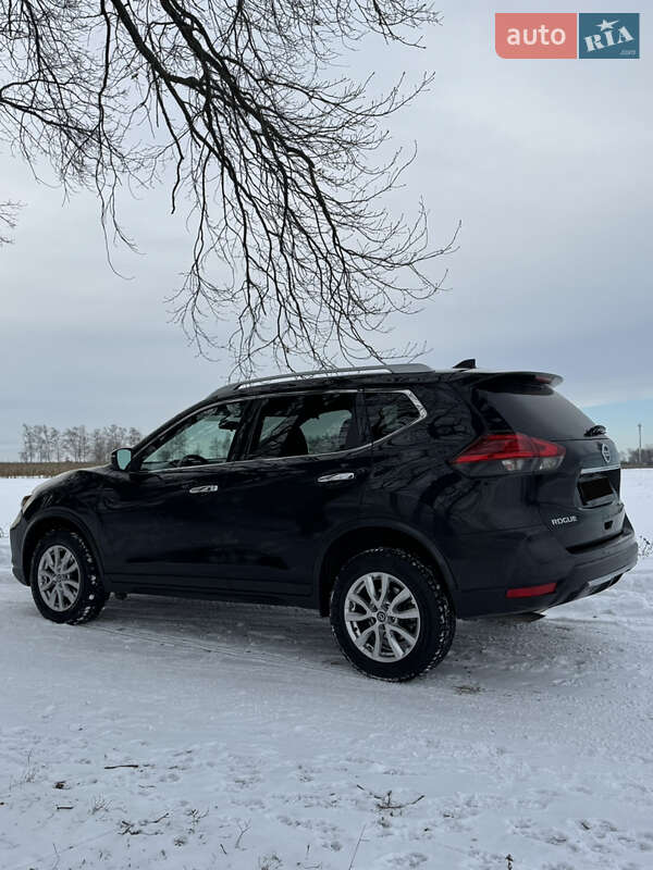Внедорожник / Кроссовер Nissan Rogue 2016 в Киеве