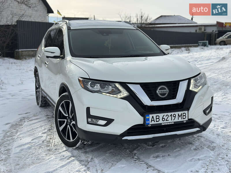 Внедорожник / Кроссовер Nissan Rogue 2018 в Виннице