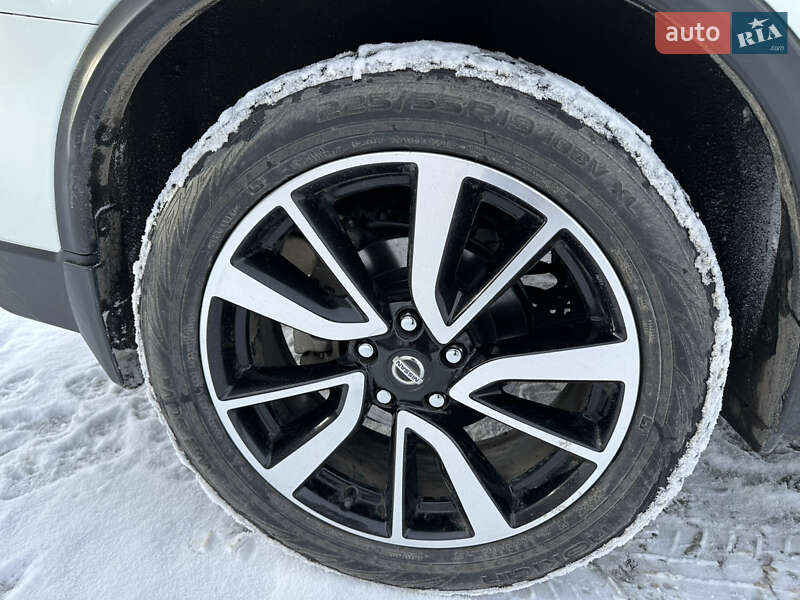 Внедорожник / Кроссовер Nissan Rogue 2018 в Виннице