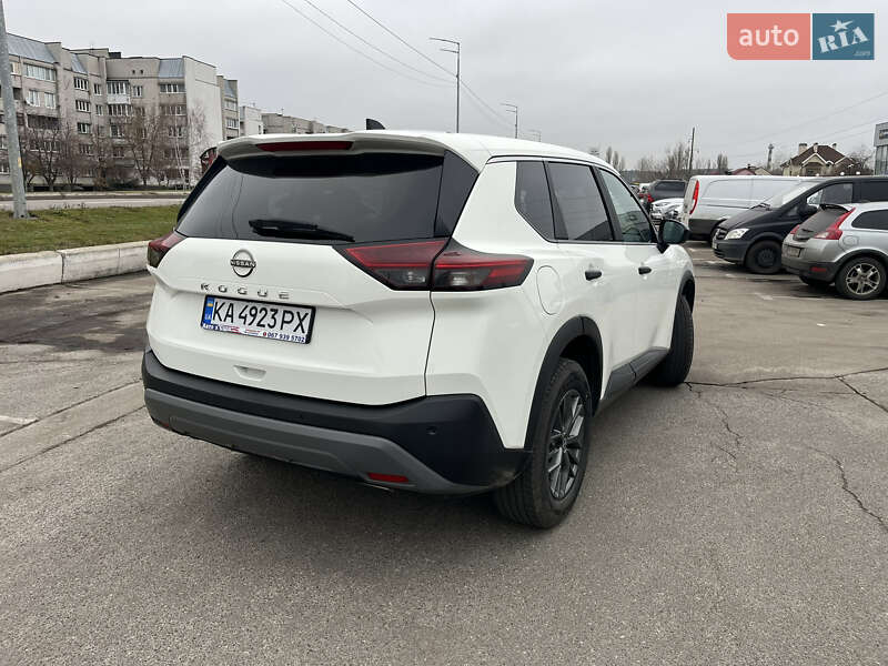 Внедорожник / Кроссовер Nissan Rogue 2023 в Киеве