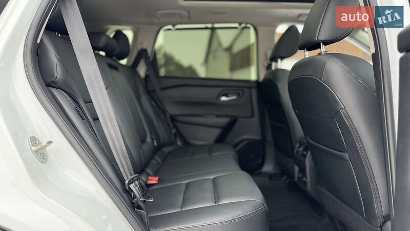 Внедорожник / Кроссовер Nissan Rogue 2024 в Ровно