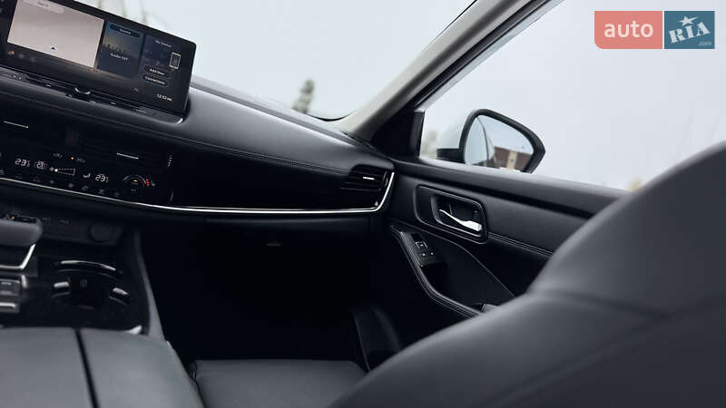 Внедорожник / Кроссовер Nissan Rogue 2024 в Ровно