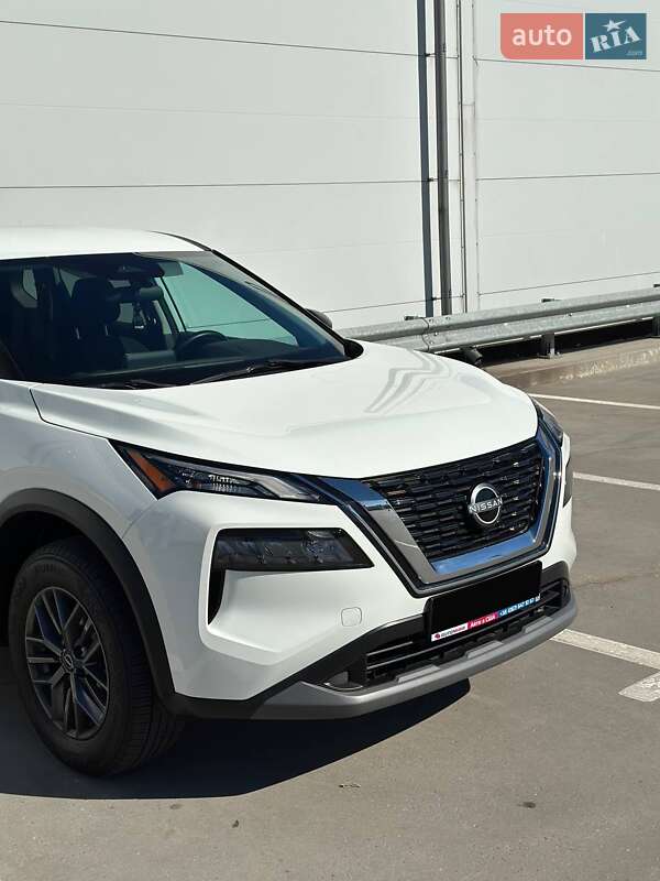 Внедорожник / Кроссовер Nissan Rogue 2023 в Киеве