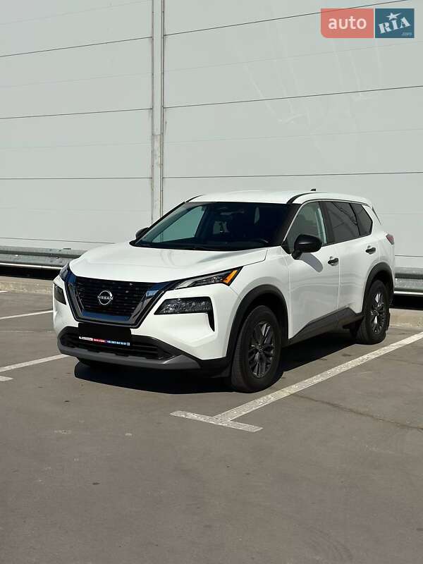Внедорожник / Кроссовер Nissan Rogue 2023 в Киеве