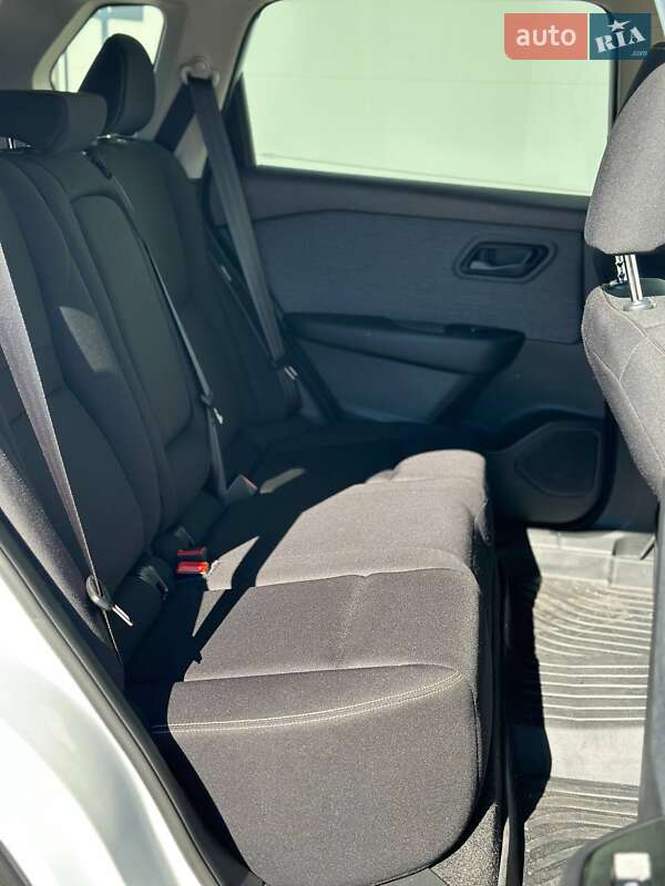 Внедорожник / Кроссовер Nissan Rogue 2023 в Киеве