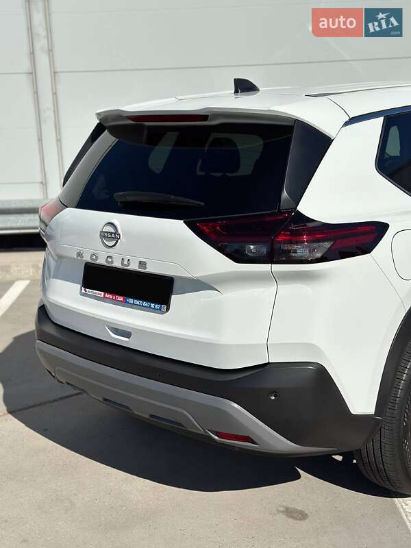 Внедорожник / Кроссовер Nissan Rogue 2023 в Киеве