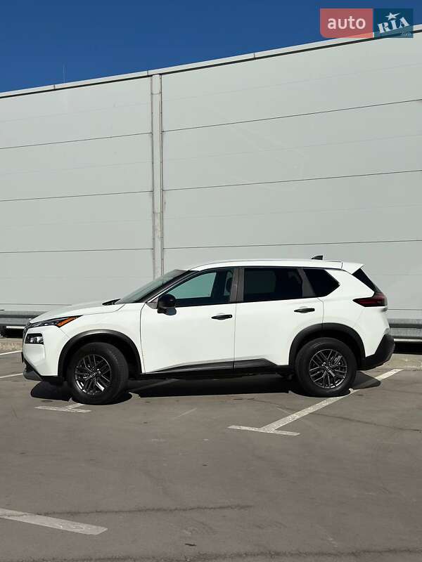 Внедорожник / Кроссовер Nissan Rogue 2023 в Киеве