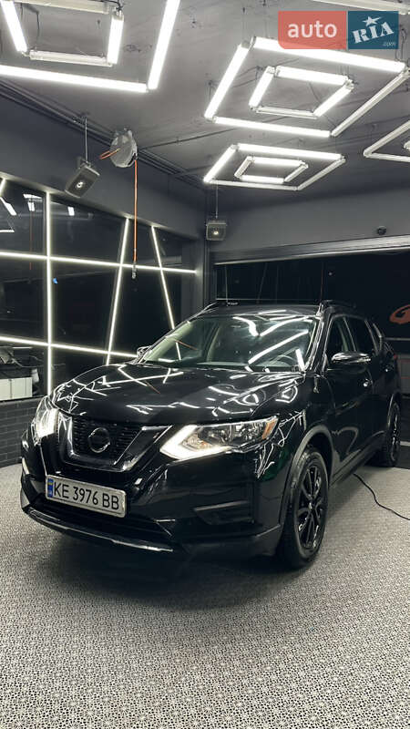 Внедорожник / Кроссовер Nissan Rogue 2017 в Днепре