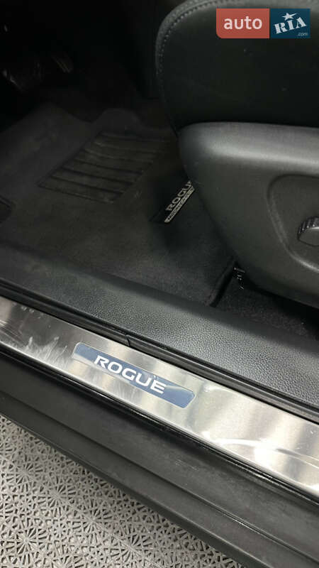 Внедорожник / Кроссовер Nissan Rogue 2017 в Днепре