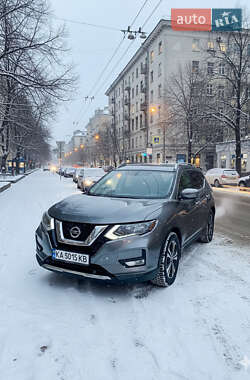 Позашляховик / Кросовер Nissan Rogue 2017 в Чернігові
