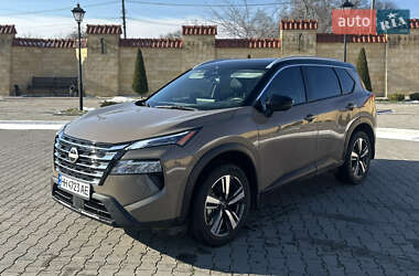 Позашляховик / Кросовер Nissan Rogue 2024 в Одесі