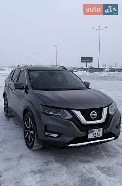 Внедорожник / Кроссовер Nissan Rogue 2018 в Львове