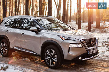 Внедорожник / Кроссовер Nissan Rogue 2021 в Киеве