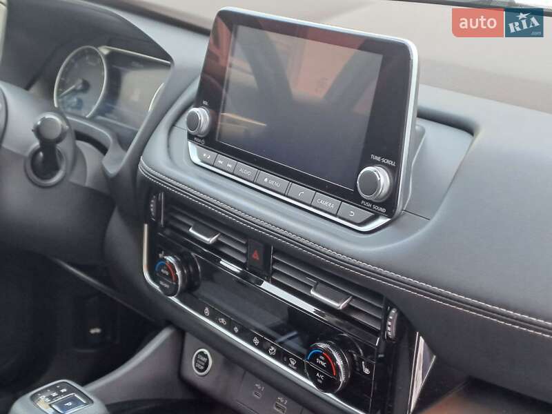 Внедорожник / Кроссовер Nissan Rogue 2021 в Одессе