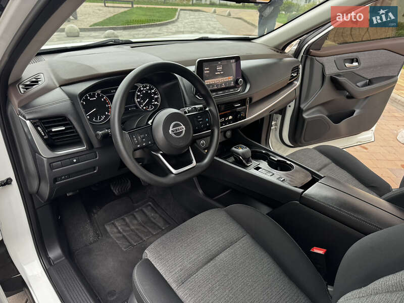 Внедорожник / Кроссовер Nissan Rogue 2021 в Киеве